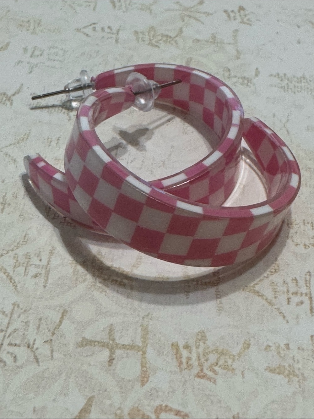 PINK AND WHITE CHECKERED HOOPS